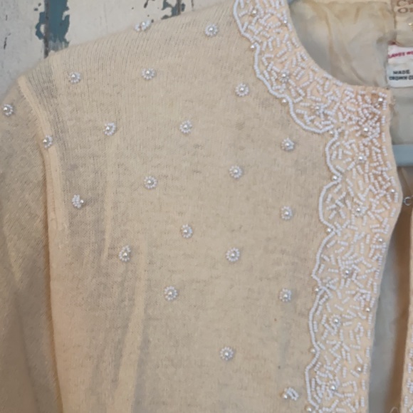 True vintage cardigan with faux pearl detailing szSM - Picture 4 of 9